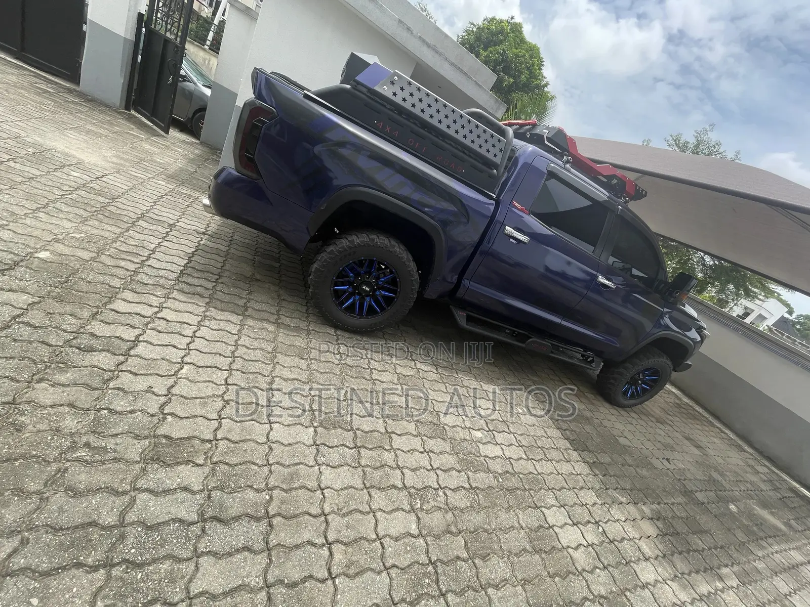 Toyota Tundra Limited 5.7L V8 4x4 Double Cab 6.6 ft. box 145.7 in. WB