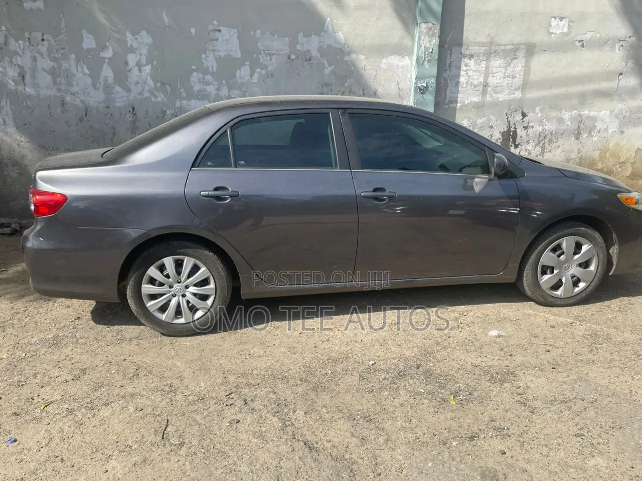 Toyota Corolla LE 4dr Sedan (1.8L 4cyl 4A) 2013 Gray
