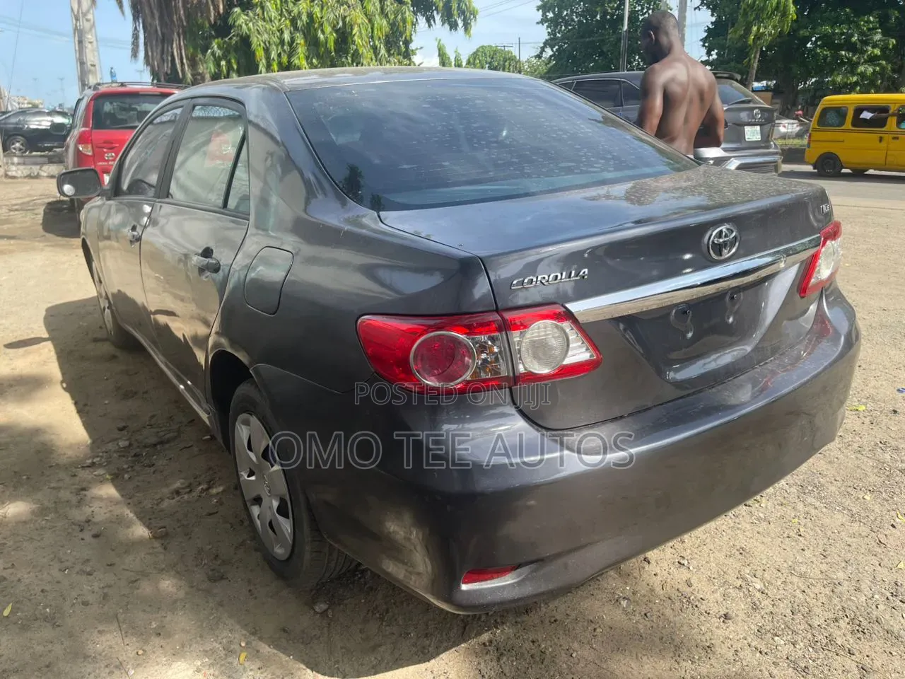 Toyota Corolla LE 4dr Sedan (1.8L 4cyl 4A) 2013 Gray