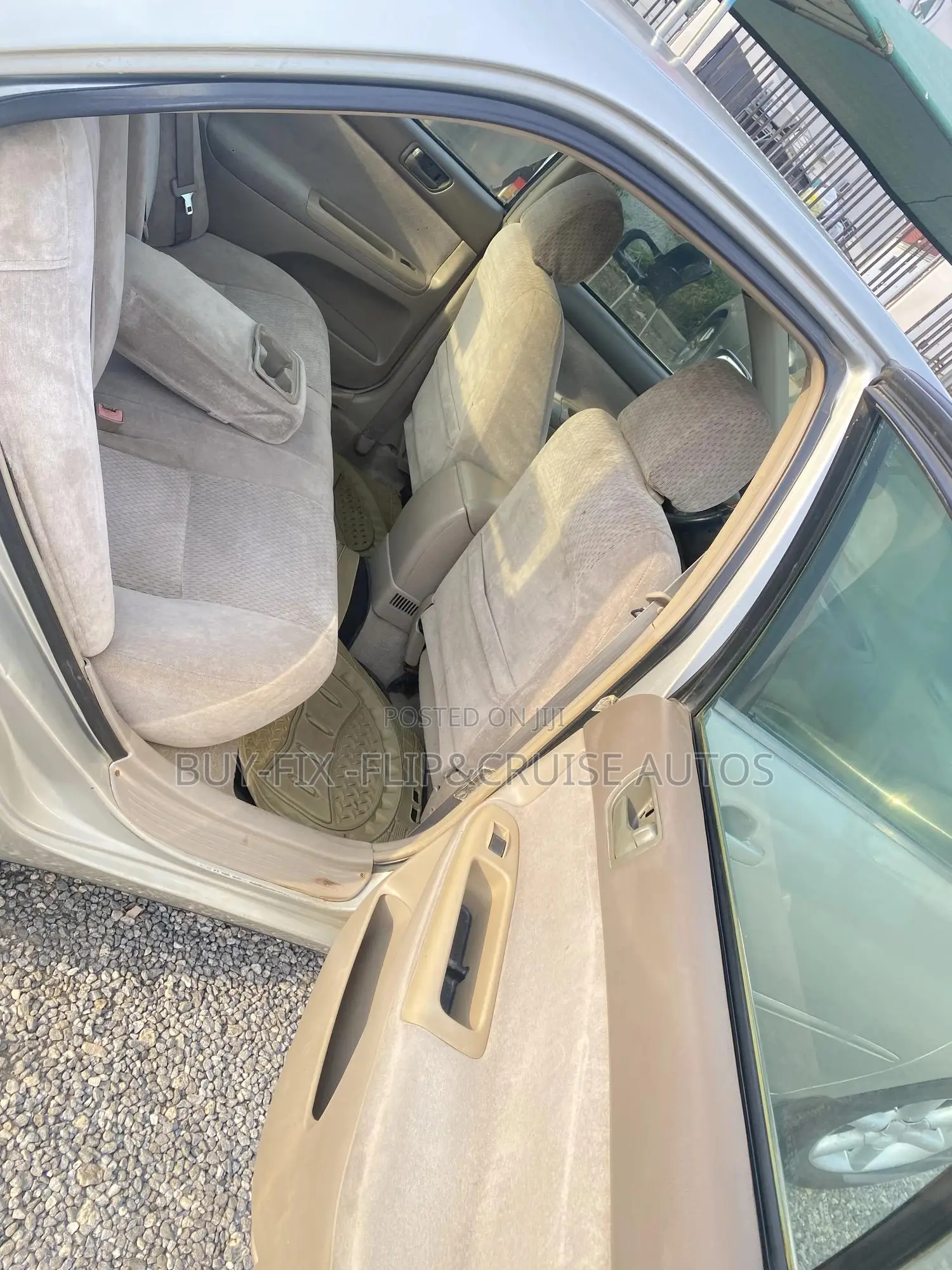 Toyota Camry LE 4dr Sedan (2.4L 4cyl 5A) 2005 Gray