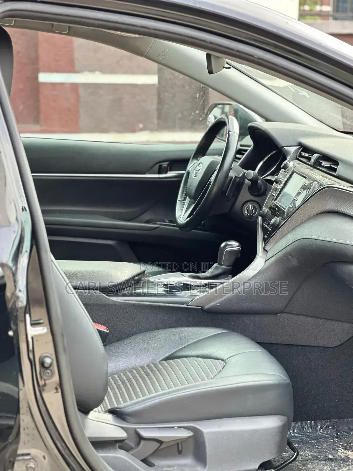Toyota Camry SE FWD 2020 Black