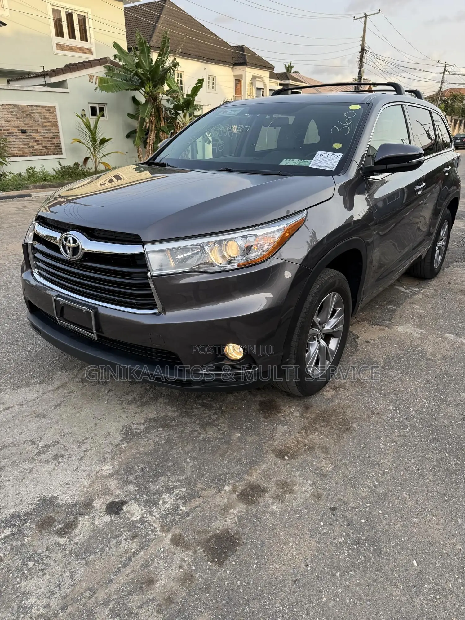 Toyota Highlander LE 4x4 V6 (3.5L 6cyl 8A) 2017 Gray