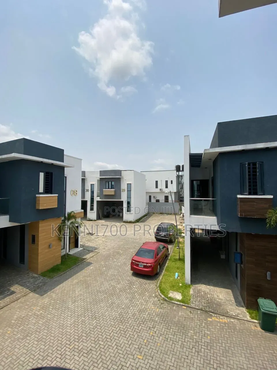 Furnished 4bdrm Duplex in Palm City Estate, for sale