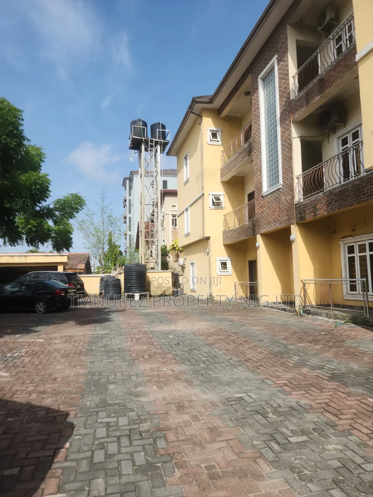 2bdrm Apartment in Lekki Phase 1 for rent