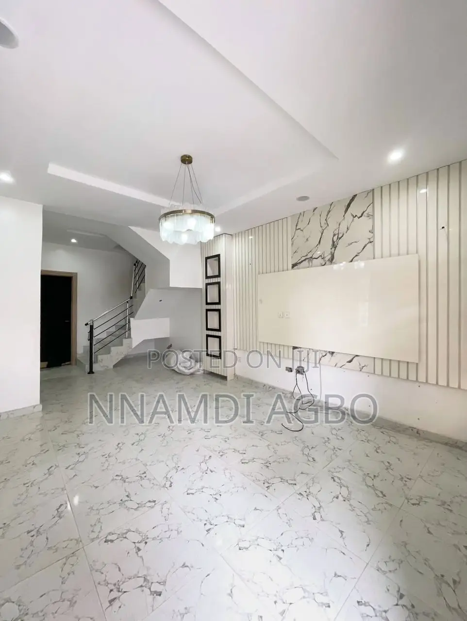 4bdrm Duplex in Chevron for rent