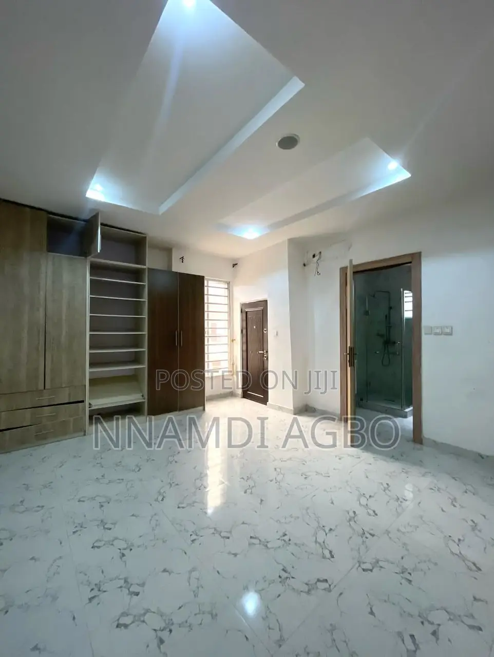 4bdrm Duplex in Chevron for rent