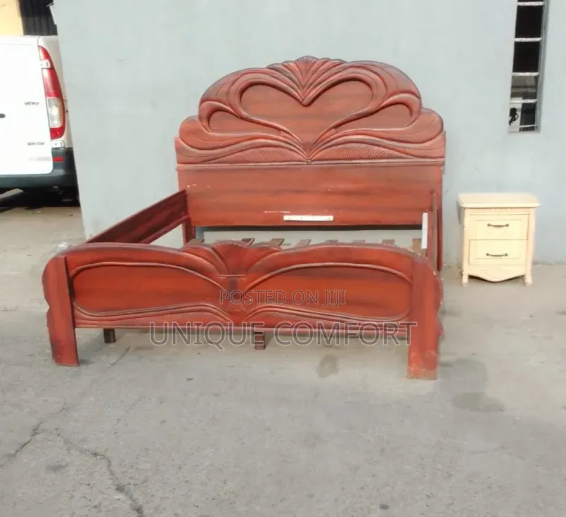 Top Quality 6 by 6 Real Wooden Royal Bedframe With Side Drawer