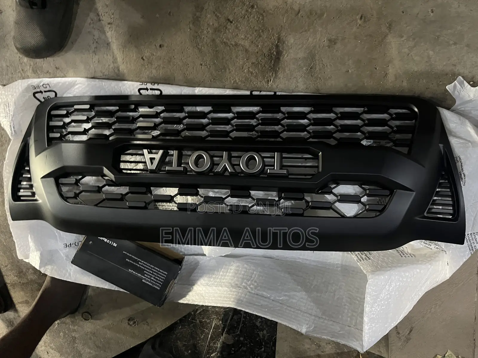 Front Grill Tacoma 2005-2007 Available Now
