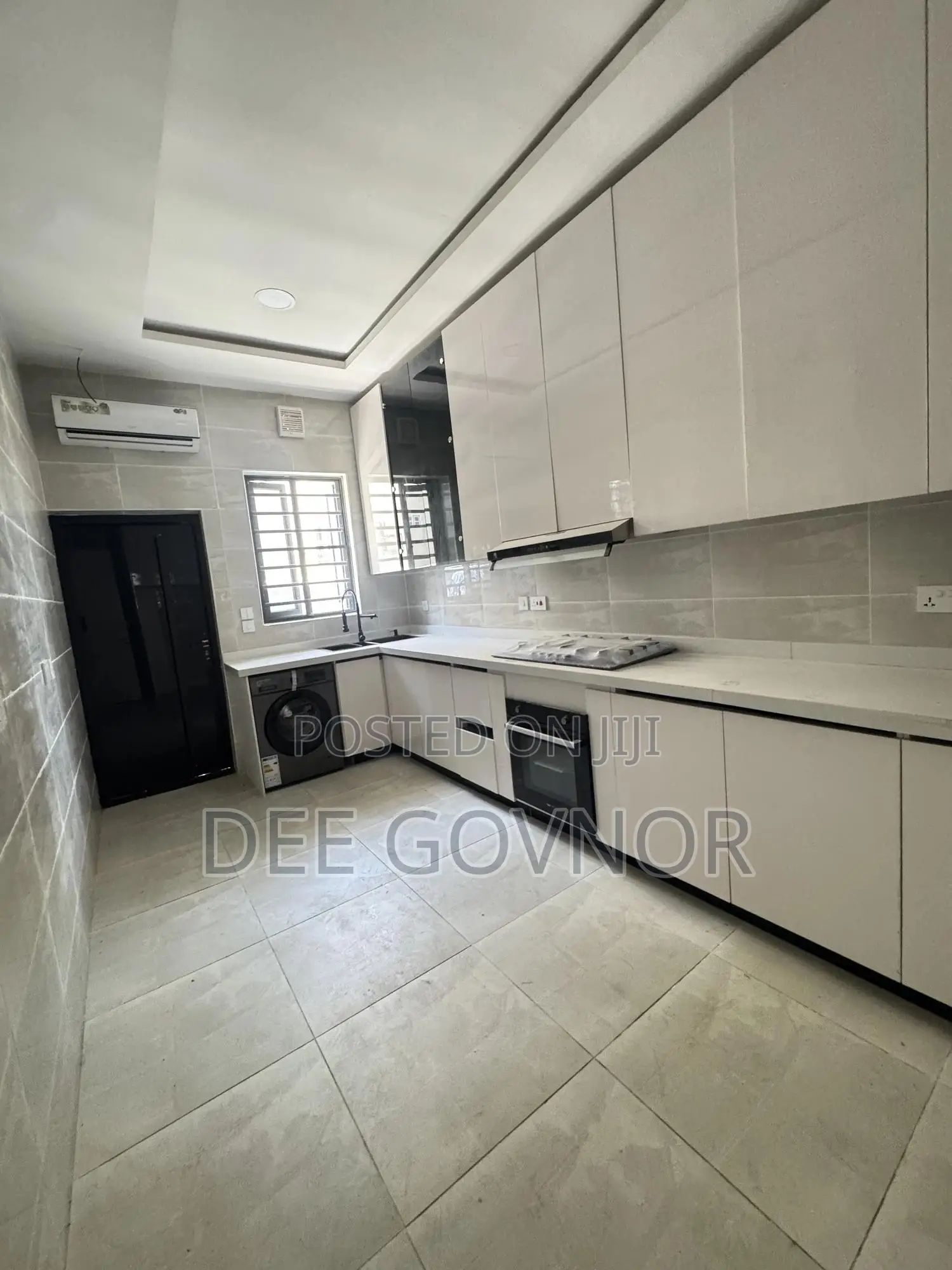 4bdrm Townhouse/Terrace in Victoria Island for Sale