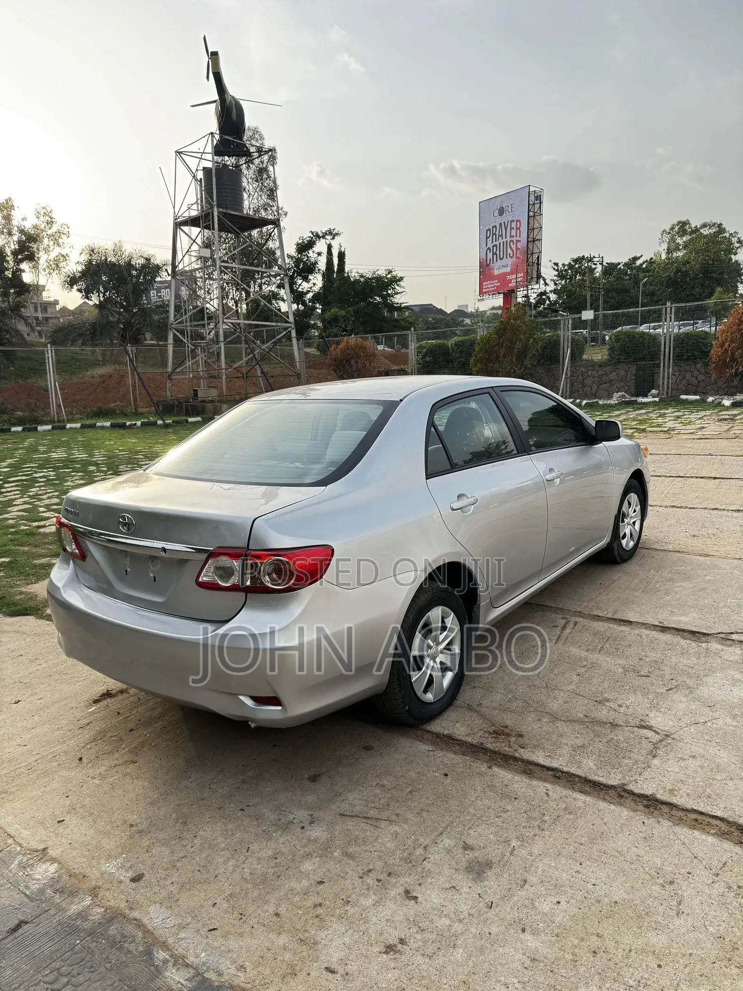 Toyota Corolla LE 4dr Sedan (1.8L 4cyl 4A) 2011 Silver