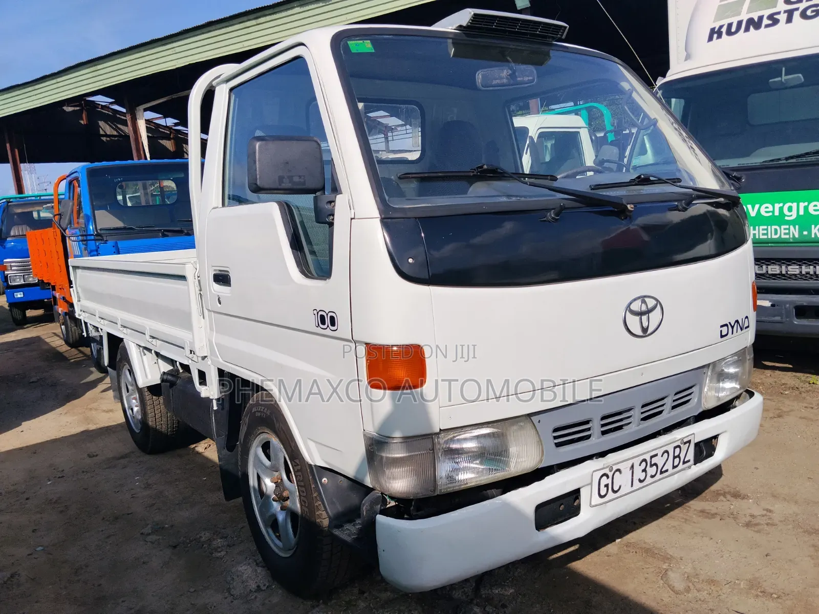 Toyota Dyna100 Four Tires