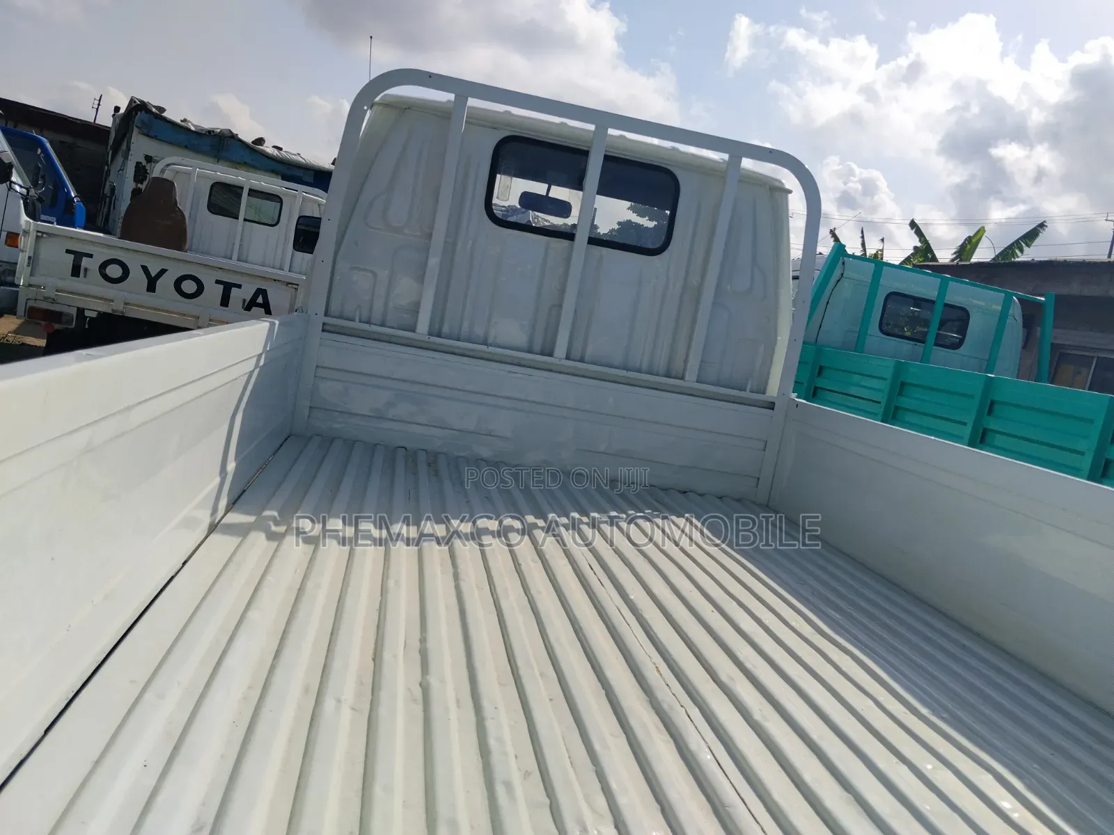Toyota Dyna100 Four Tires