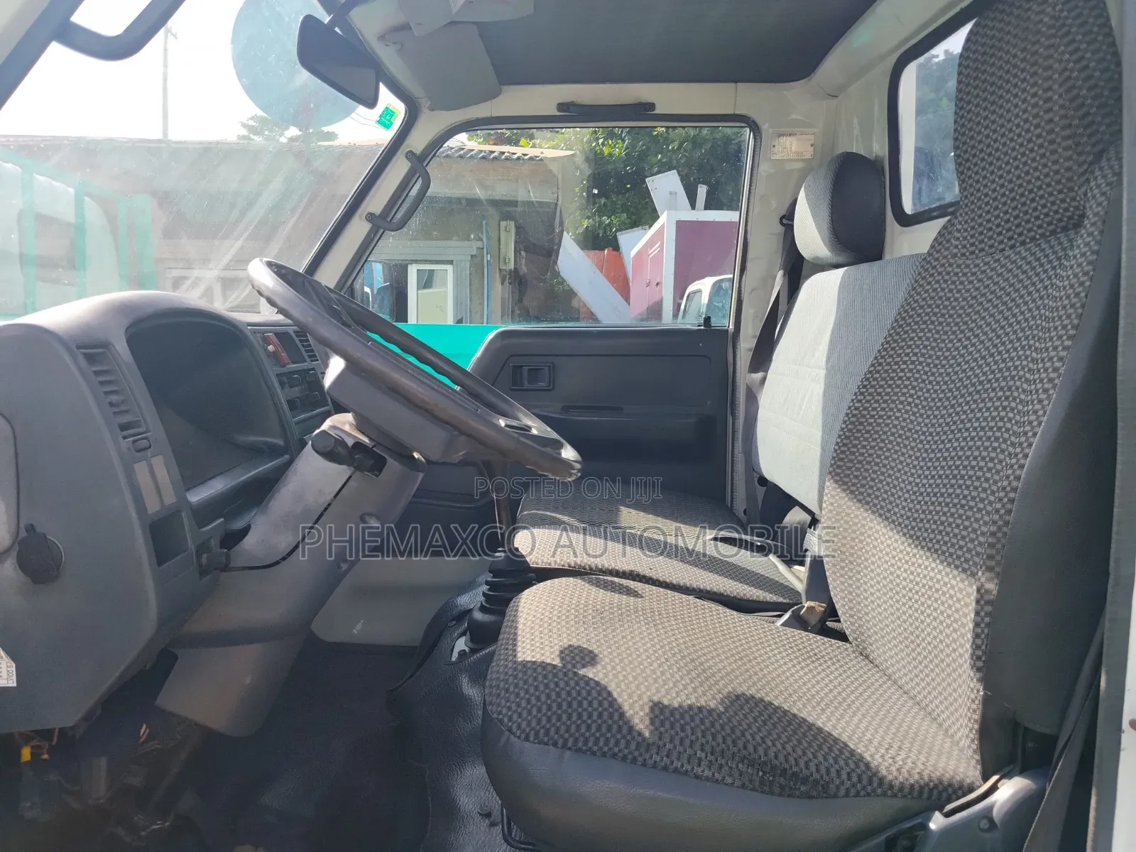 Toyota Dyna100 Four Tires