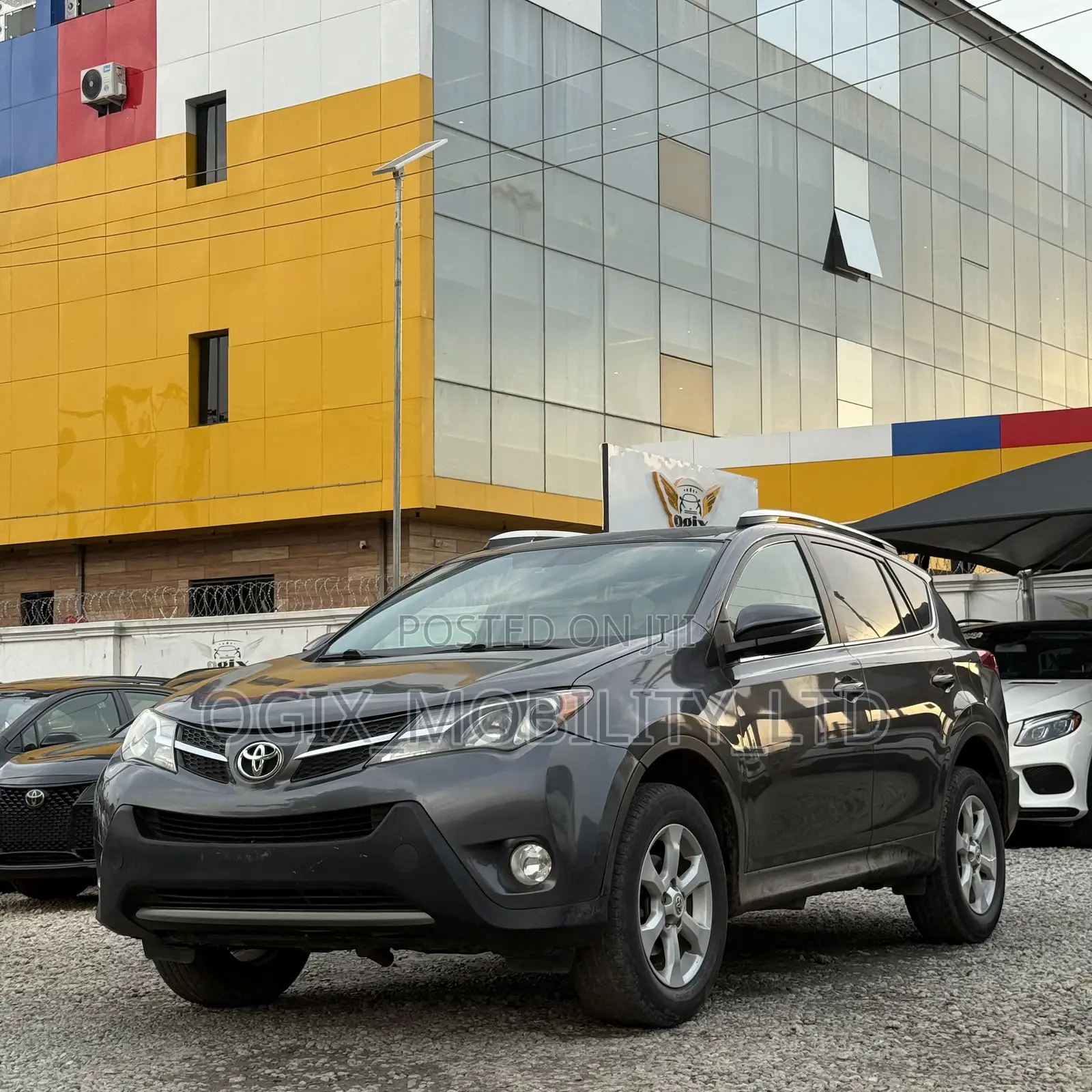 Toyota RAV4 XLE 4dr SUV (2.5L 4cyl 6A) 2014 Gray