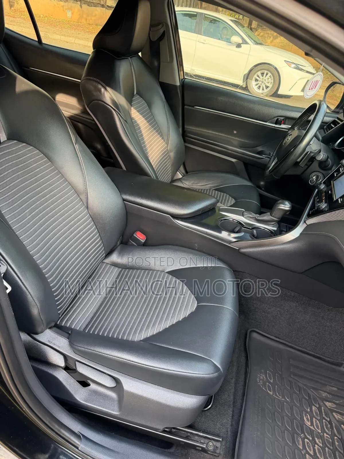 Toyota Camry SE FWD 2020 Black