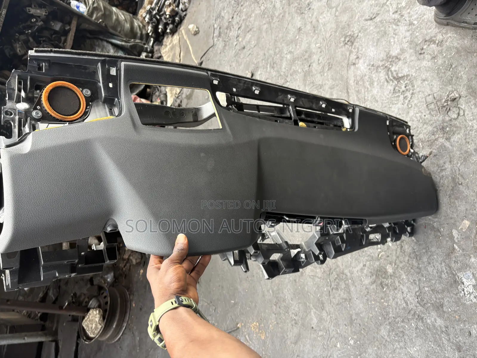 Complete Dashboard Toyota Camry 2020