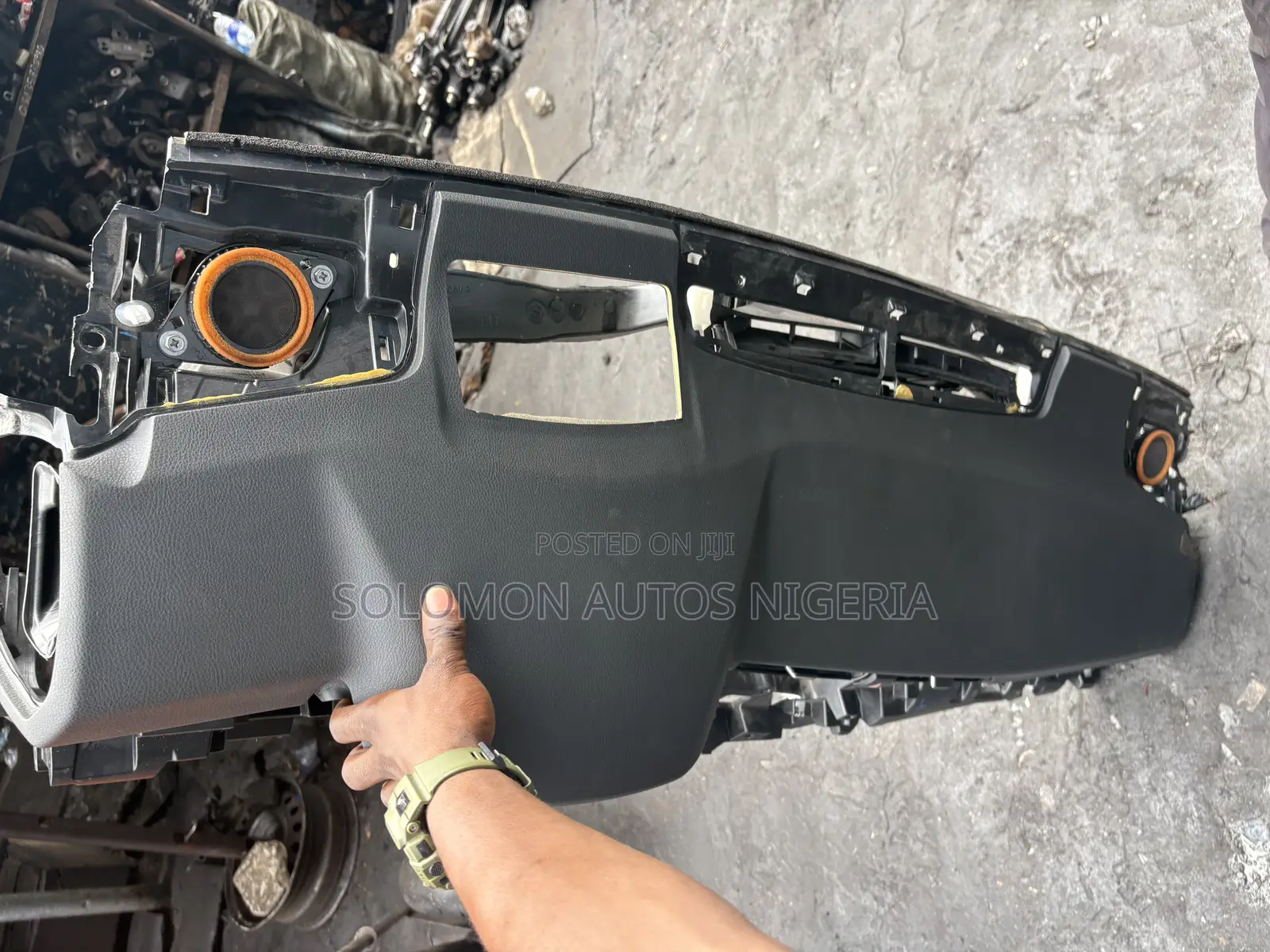Complete Dashboard Toyota Camry 2020