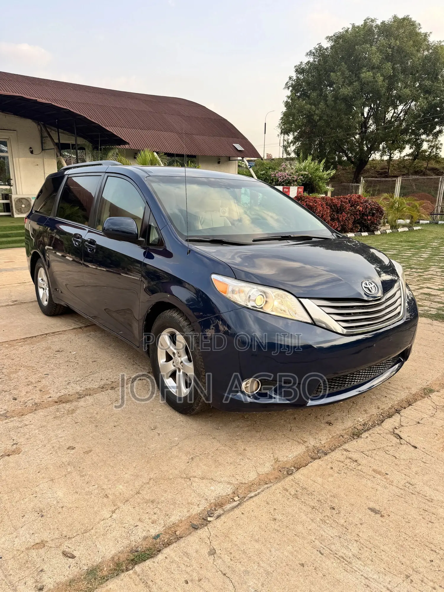 Toyota Sienna LE 8 Passenger 2010 Blue