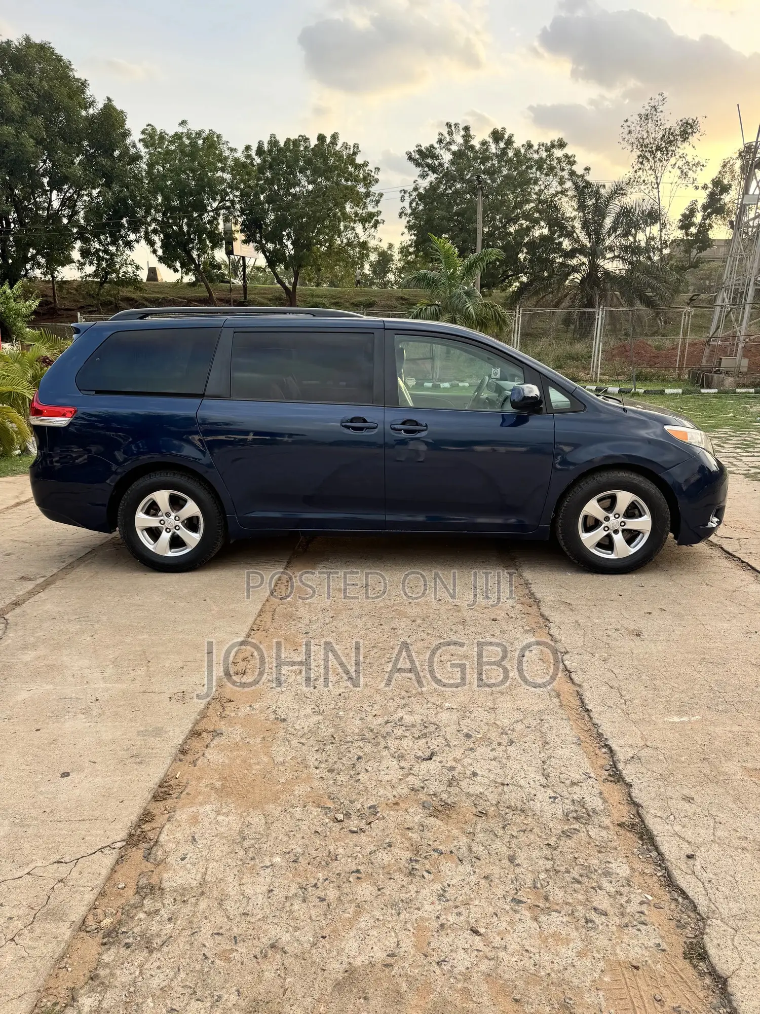 Toyota Sienna LE 8 Passenger 2010 Blue