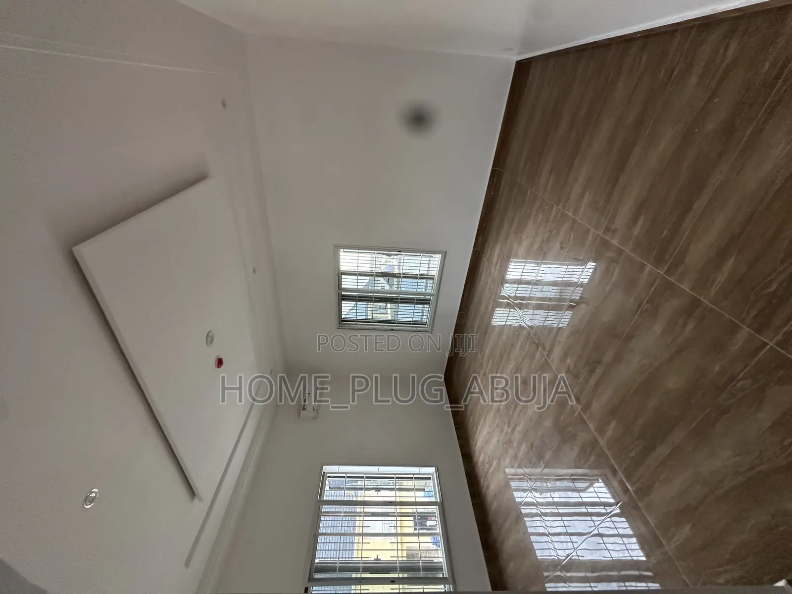 3bdrm Duplex in Larix Estate Idu for rent