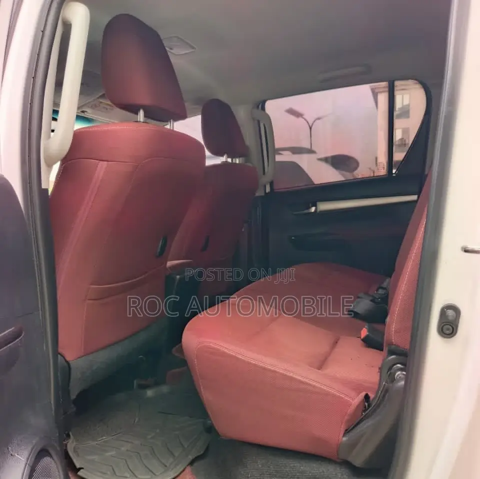 Toyota Hilux 2019 White