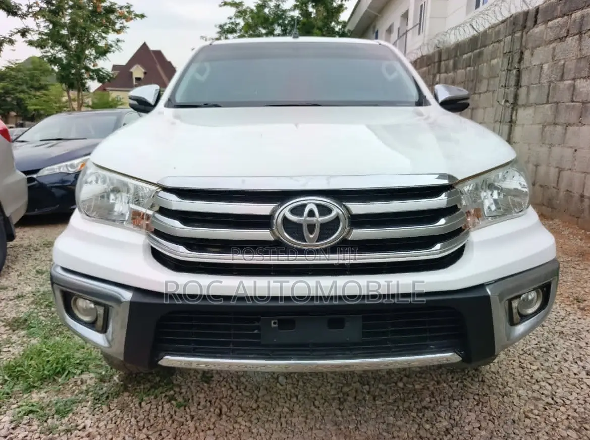 Toyota Hilux 2019 White