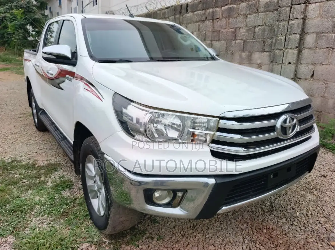 Toyota Hilux 2019 White
