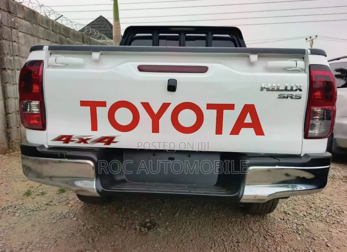 Toyota Hilux 2019 White
