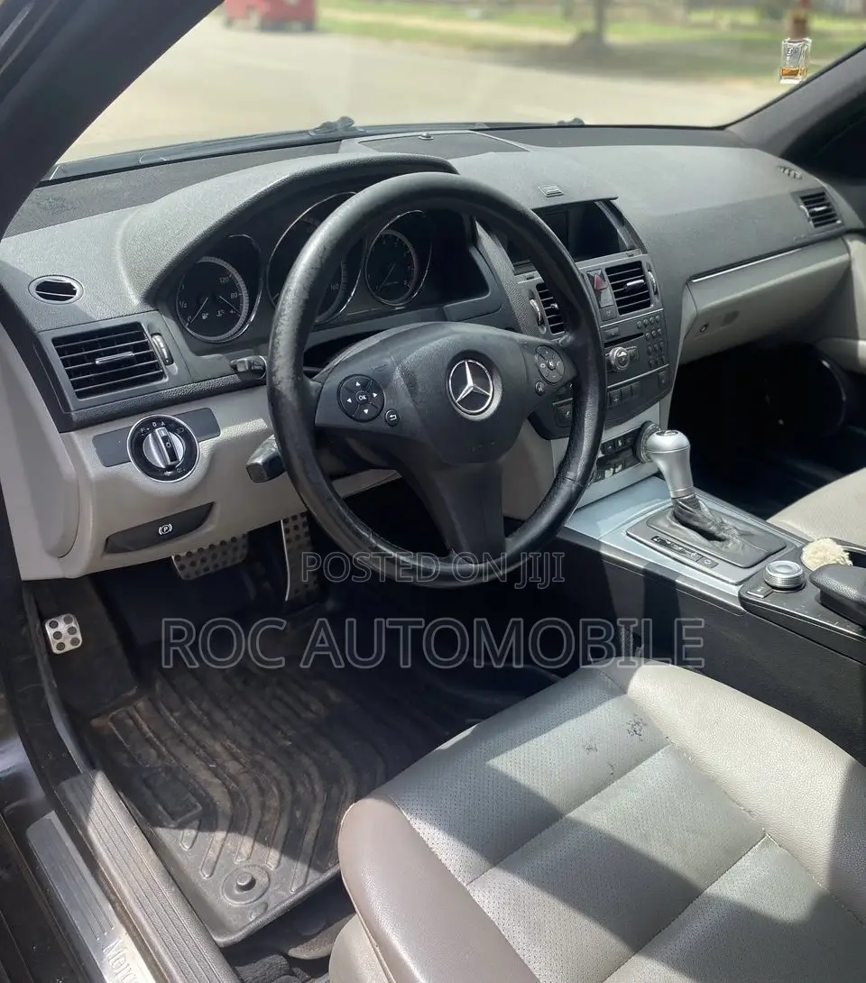 Mercedes-Benz C300 2010 Black