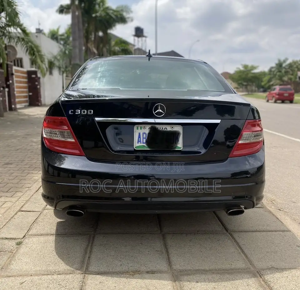 Mercedes-Benz C300 2010 Black