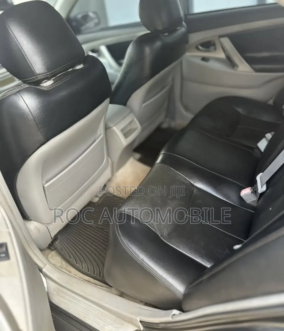 Toyota Camry 2010 Gray
