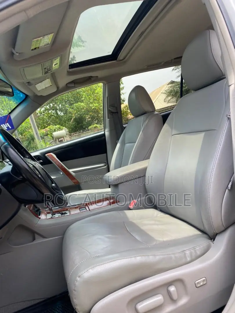 Toyota Highlander 2010 Gray