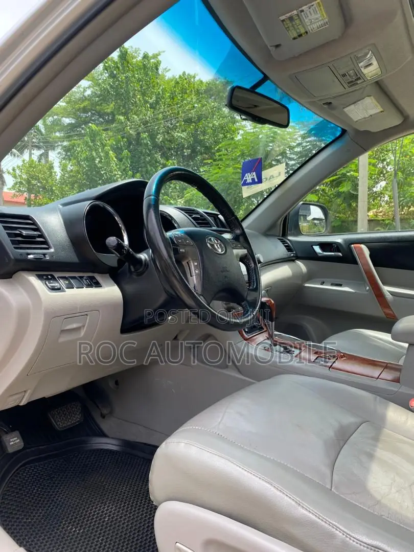 Toyota Highlander 2010 Gray
