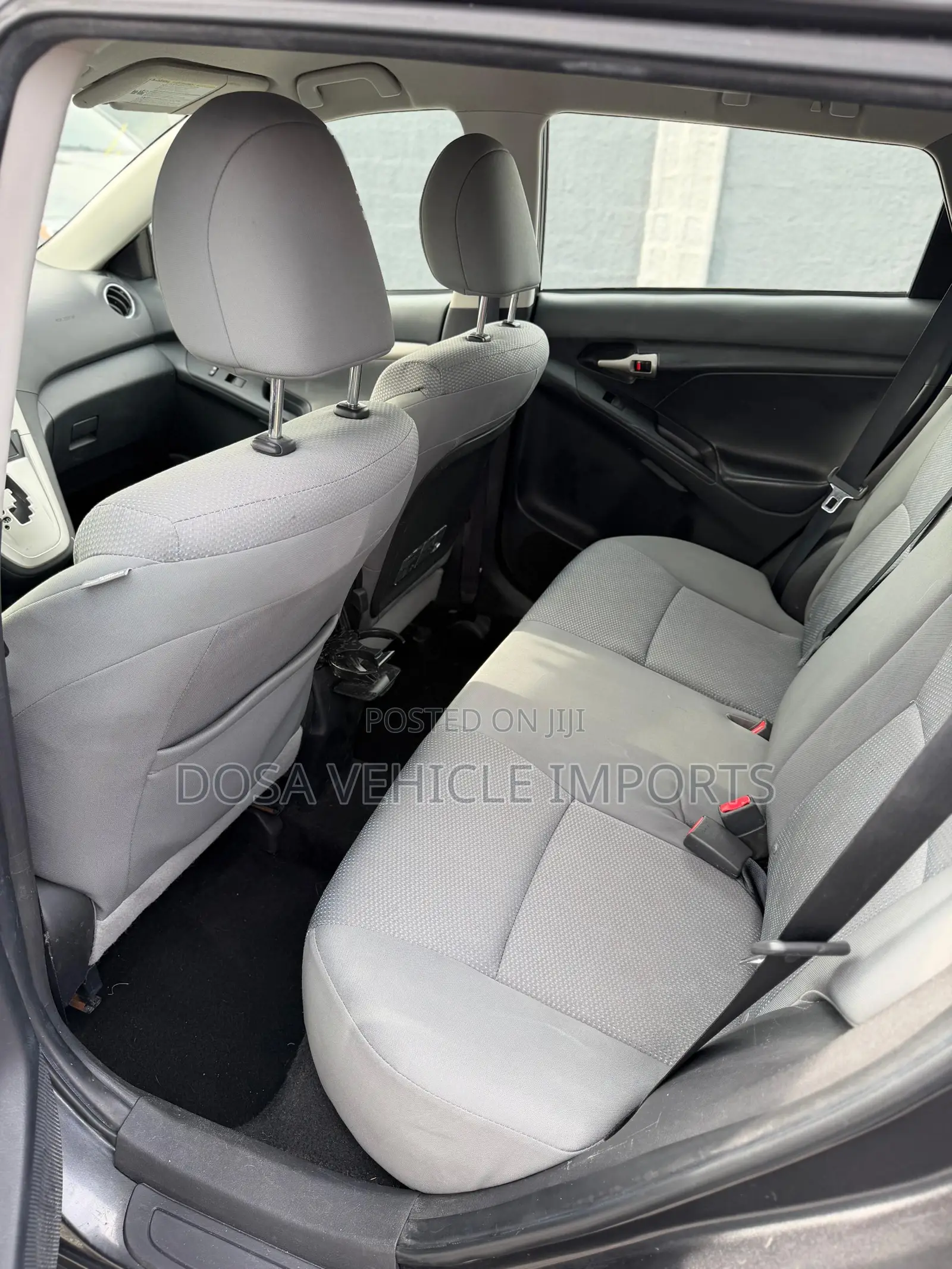 Toyota Matrix Hatchback FWD (1.8L 4cyl 5M) 2010 Gray