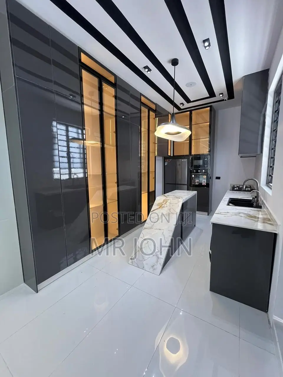 5bdrm Mansion in Ikota, Lekki for sale