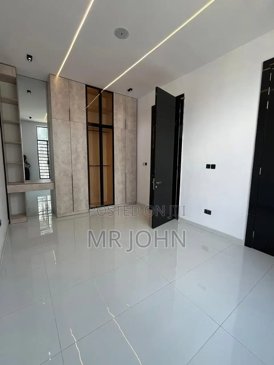 5bdrm Mansion in Ikota, Lekki for sale