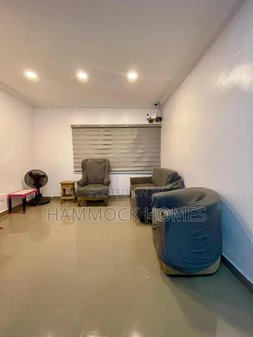 4bdrm Duplex in Jericho for rent