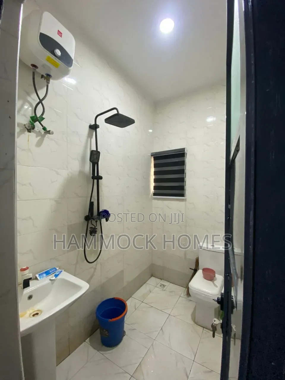 4bdrm Bungalow in Akobo for sale