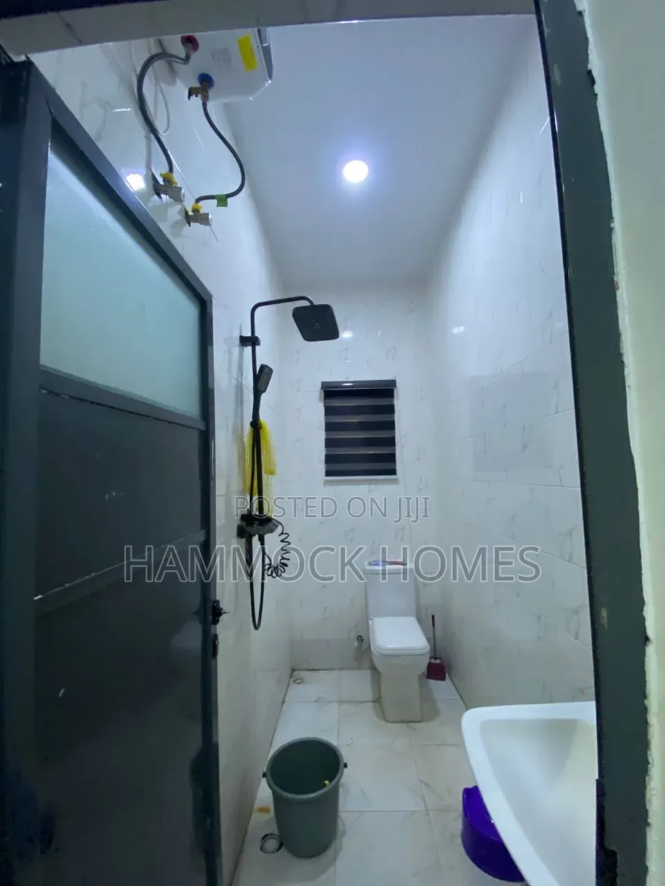 4bdrm Bungalow in Akobo for sale