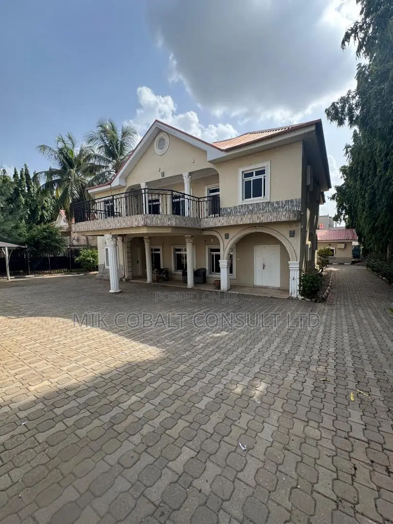 5bdrm Duplex in Maitama Main for rent