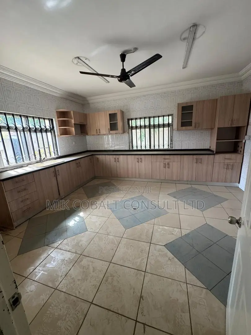 5bdrm Duplex in Maitama Main for rent