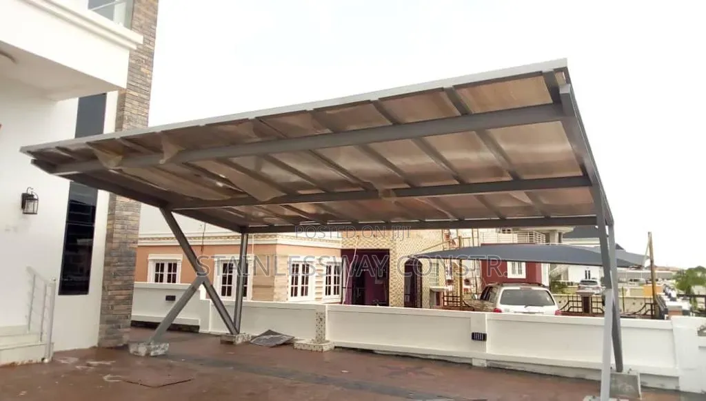 Carport Spectre With Skylight Roofing Sheet