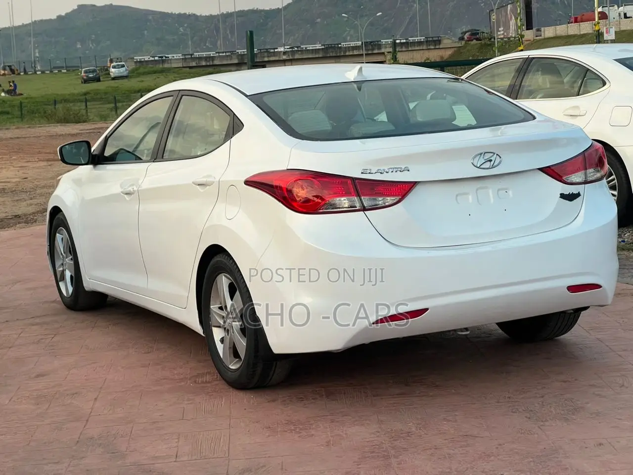 Hyundai Elantra 2012 White