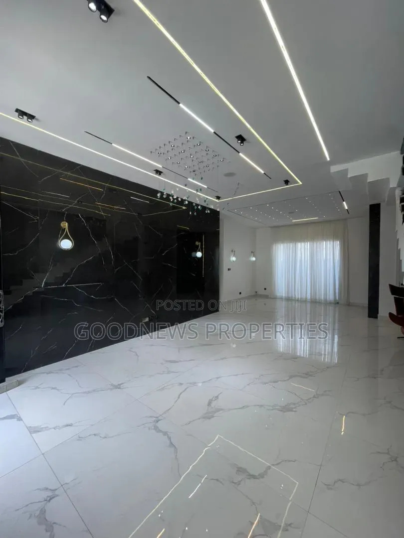 5bdrm Duplex in Lekki Phase 1 for sale