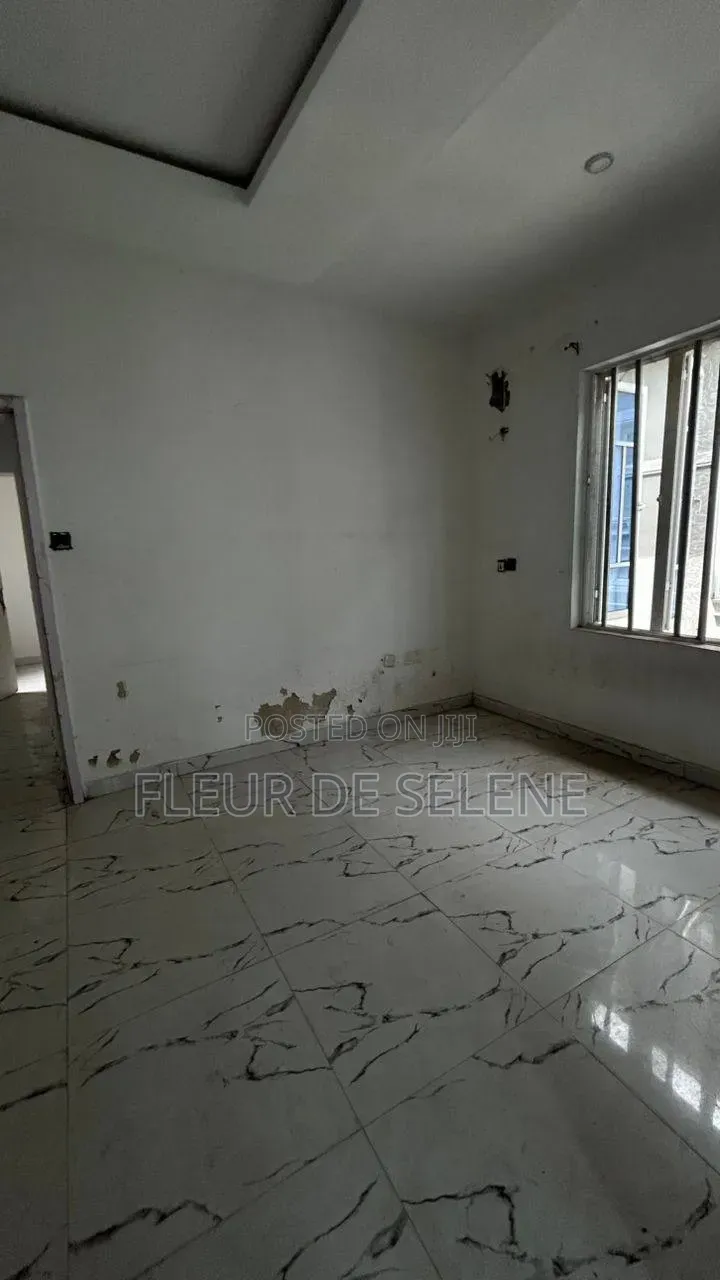 4bdrm Duplex in Ikota, Lagos Island / Lagos Island for rent