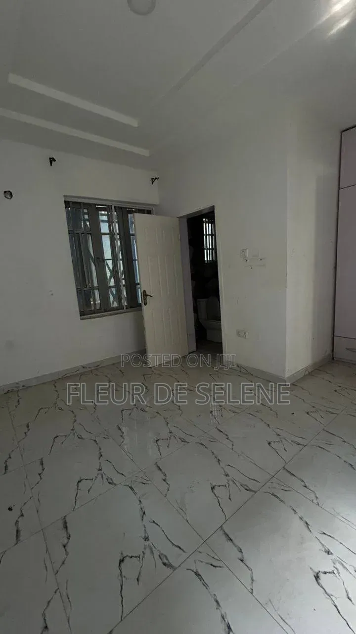 4bdrm Duplex in Ikota, Lagos Island / Lagos Island for rent