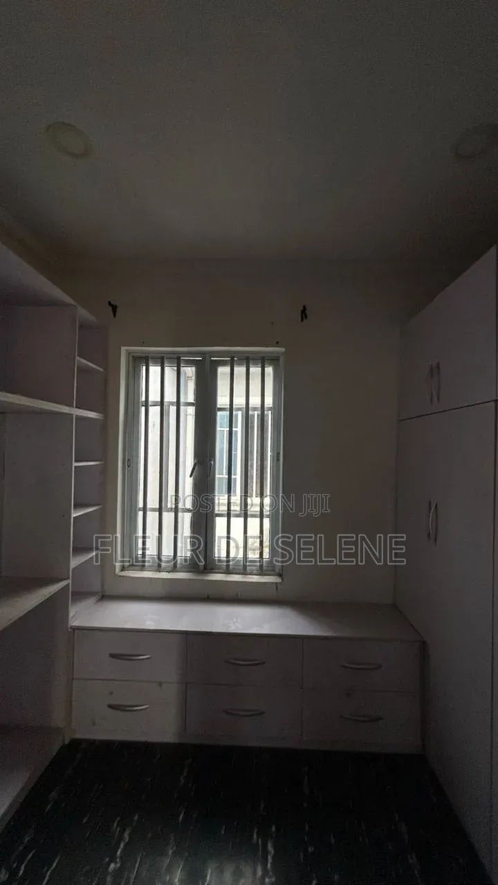 4bdrm Duplex in Ikota, Lagos Island / Lagos Island for rent