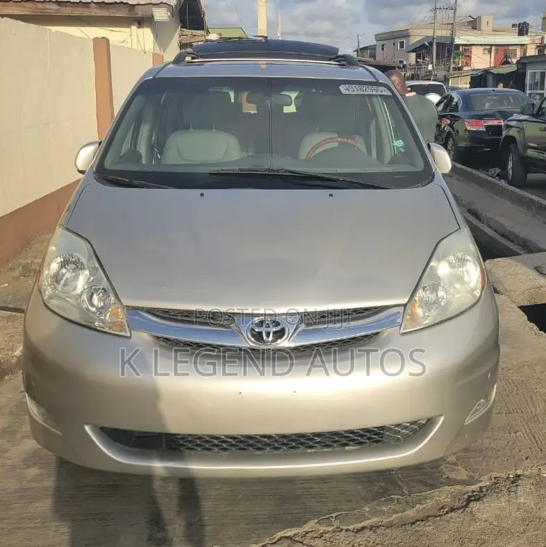 Toyota Sienna LE AWD 2006 Gold