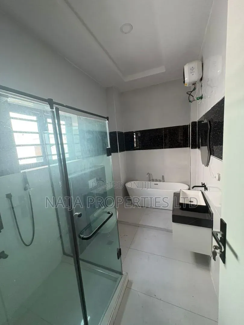 4bdrm Duplex in Lekki Palm City, Ado / Ajah for rent