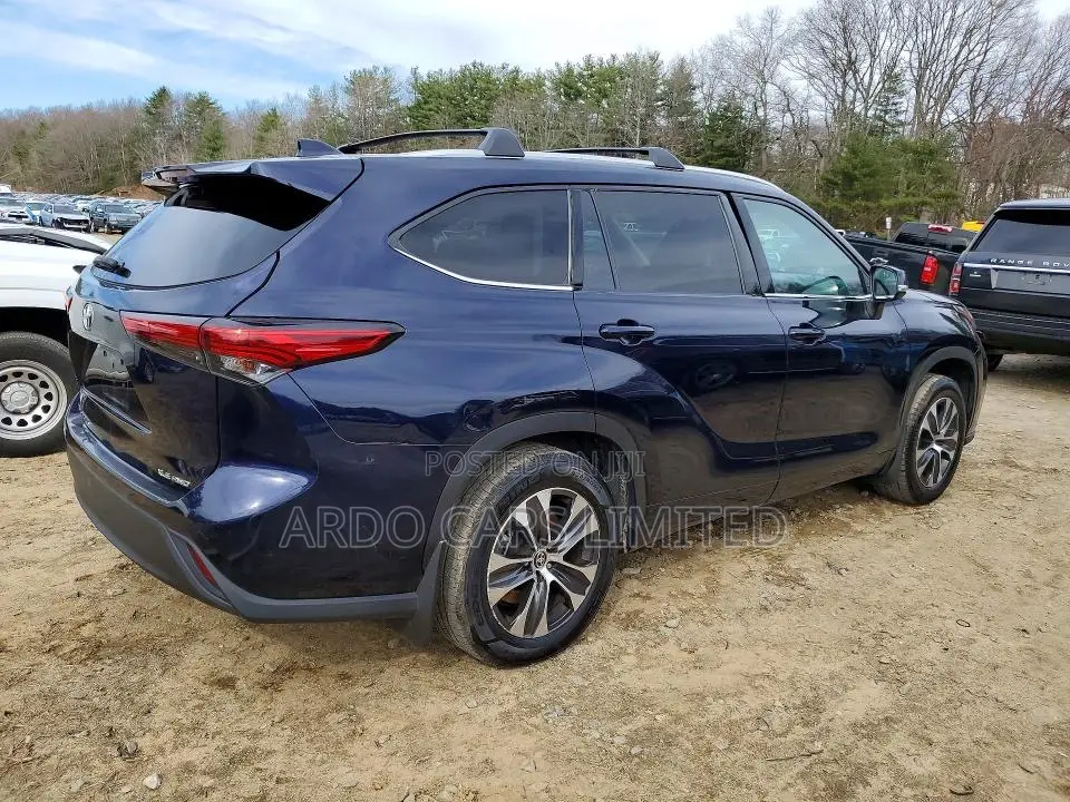 Toyota Highlander XLE AWD 2020 Blue